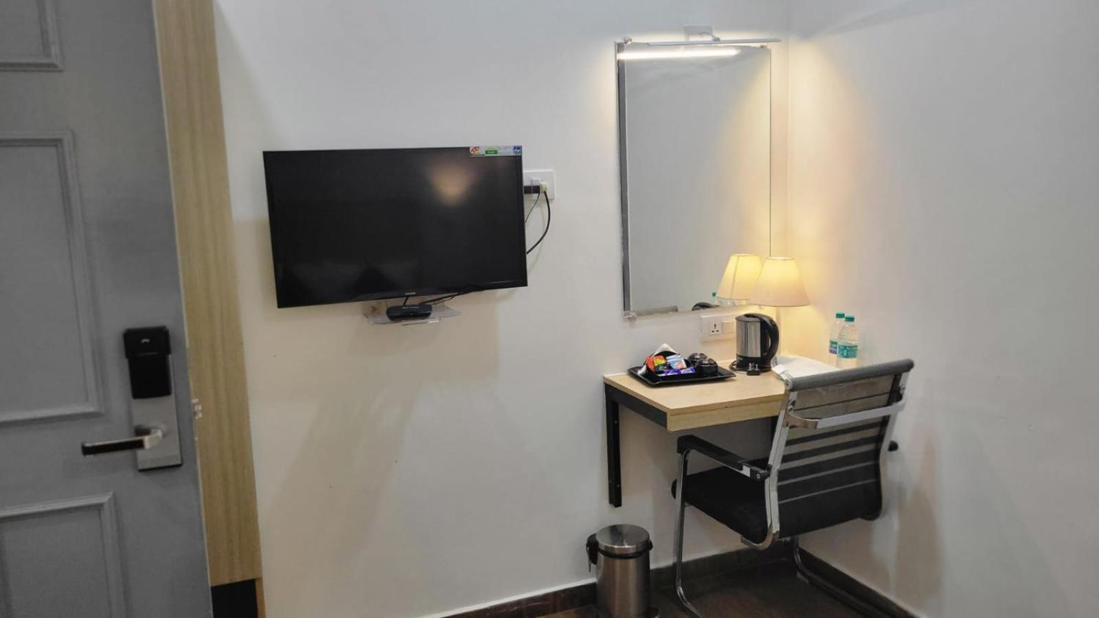 Готель Grace Residency Chennai Airport Екстер'єр фото