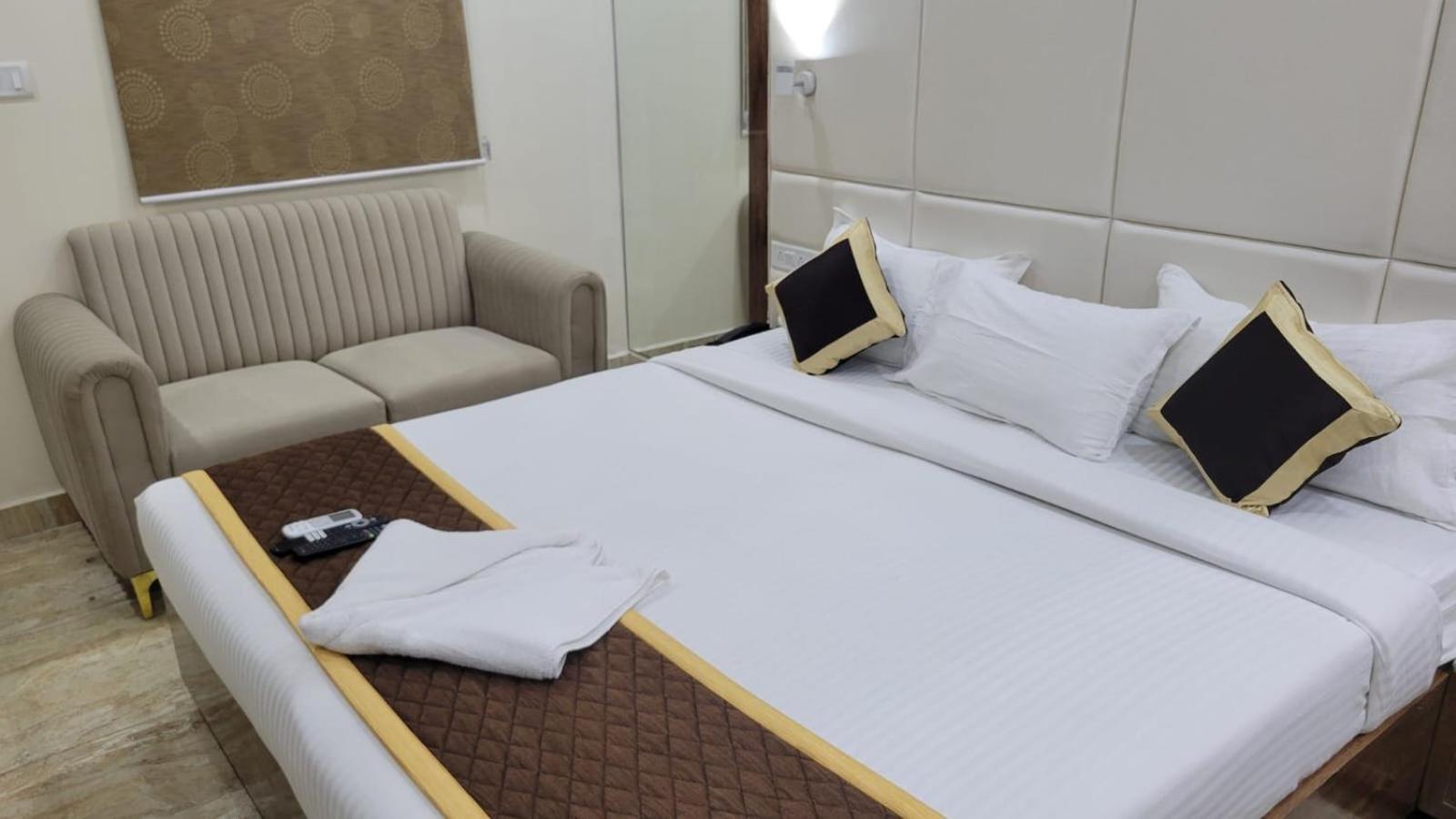Готель Grace Residency Chennai Airport Екстер'єр фото